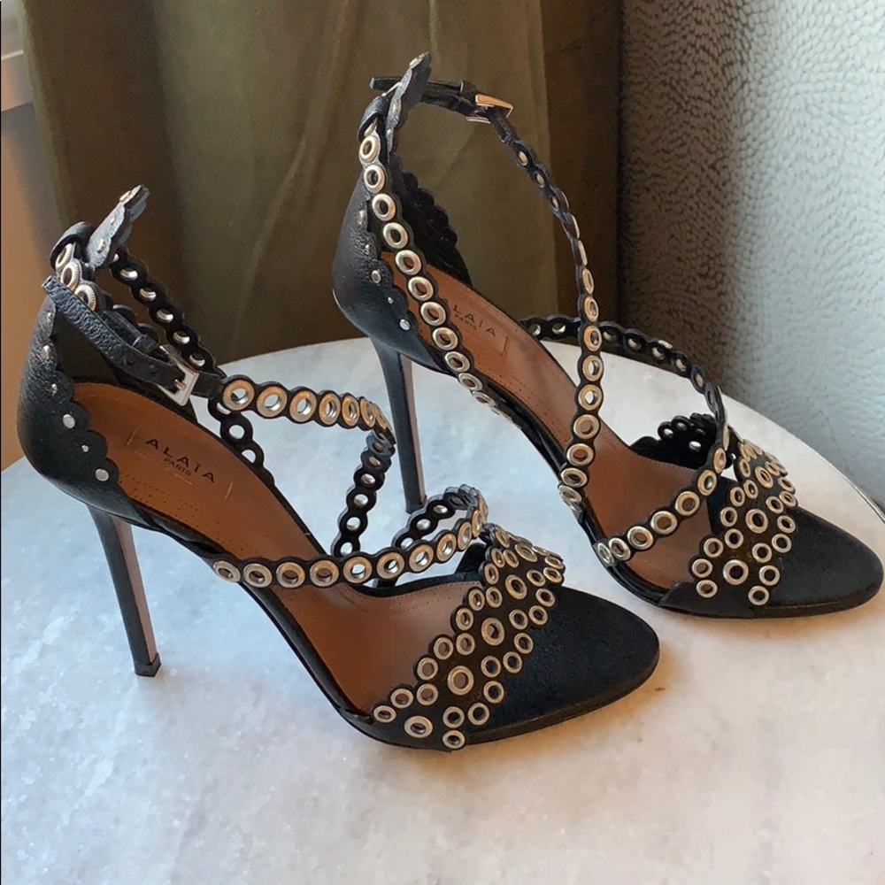 New! Never Worn Alaia black heels Size 38